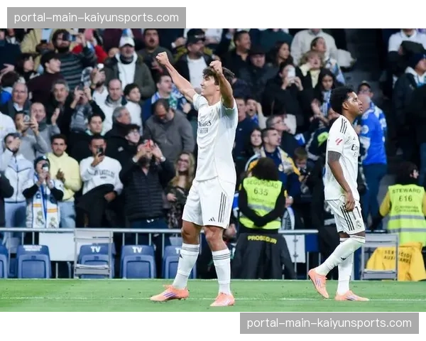 人物特写：老将布斯克茨在贝蒂斯队中扮演的“节拍器”与“清道夫”双重角色。