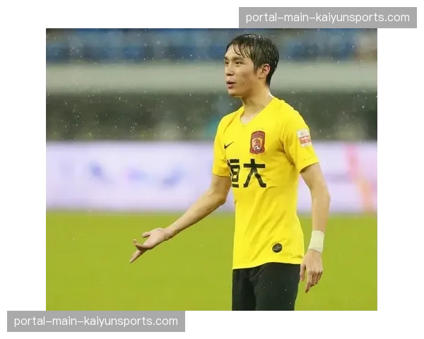 “特写：得知保级对手全部输球，埃弗顿球员在更衣室疯狂庆祝成功保级”